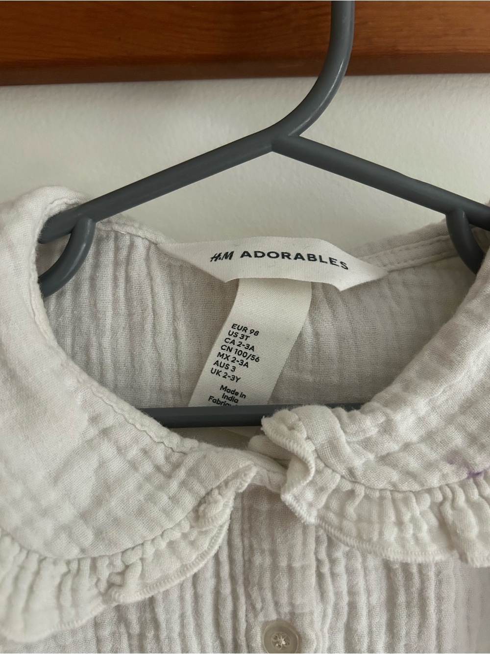 H&M Cream Ruffled Collar Button-Front Top - Picture 4 of 7